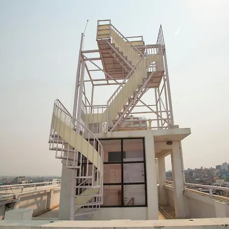 Oyo 818 Hotel Queen Tower