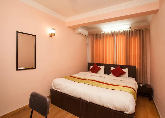 Hotel Oyo 818 Queen Tower