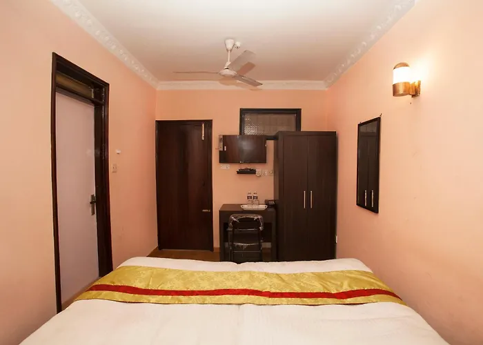 Hotel Oyo 818 Queen Tower