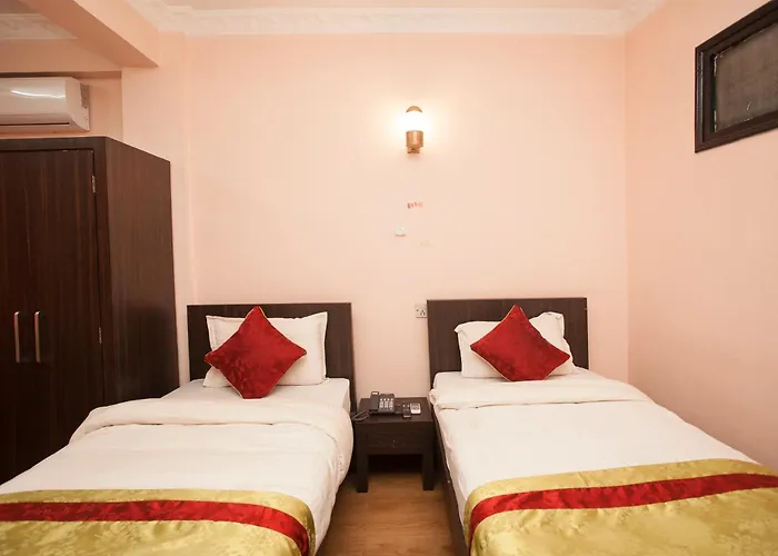Oyo 818 Queen Tower Hotel
