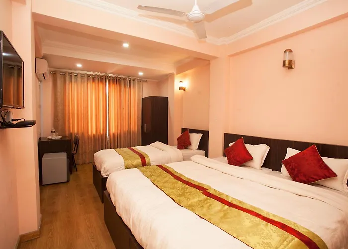 Oyo 818 Queen Tower Hotel *