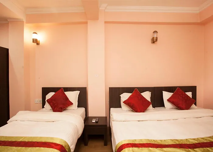Oyo 818 Queen Tower Hotel