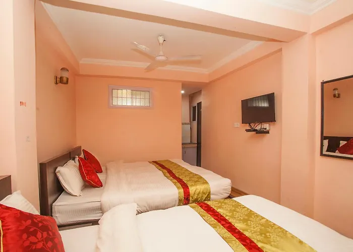 Hotel Oyo 818 Queen Tower *