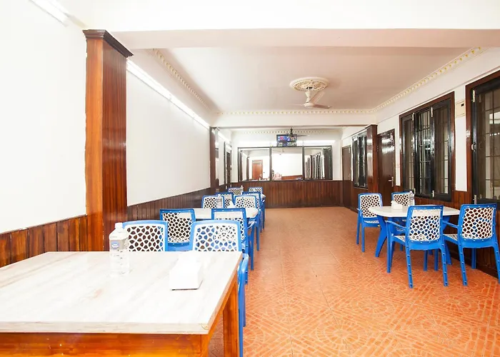Oyo 818 Queen Tower Hotel
