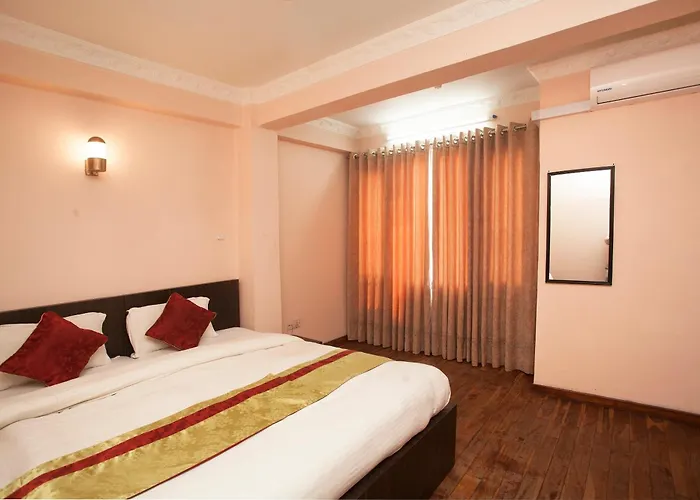 Oyo 818 Queen Tower Hotel Kathmandu