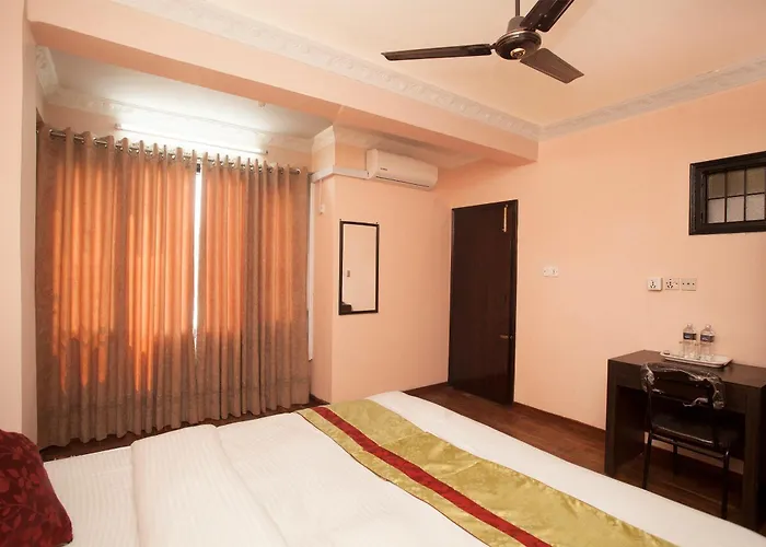 Hotel Oyo 818 Queen Tower Kathmandu