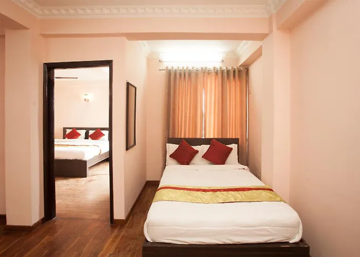 Hotel Oyo 818 Queen Tower